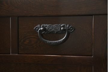 中古　美品　鉄刀木(タガヤサン)　和モダンな雰囲気を醸し出す水屋箪笥サイドボード(サイドキャビネット、食器棚、戸棚、収納棚)(R-070758)