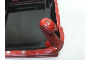 昭和初期　堆朱　牡丹彫　緻密な彫りの意匠が見事な平卓(花台、ミニテーブル、飾り台、木製、箱付き)(R-070764)