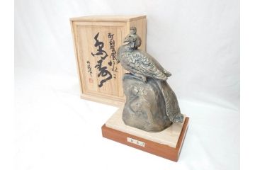 彫刻家　北村西望　1980年　白銅(洋銀)製　鳥寿　凛とした佇まいが美しい彫刻鳳凰(干支置物、酉、オブジェ、台座付き、共箱付き)(R-070765)
