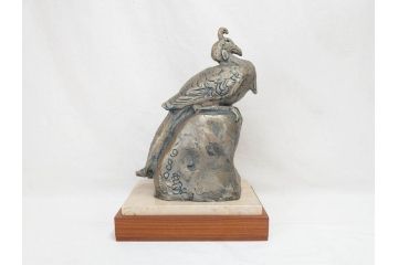 彫刻家　北村西望　1980年　白銅(洋銀)製　鳥寿　凛とした佇まいが美しい彫刻鳳凰(干支置物、酉、オブジェ、台座付き、共箱付き)(R-070765)