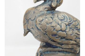 彫刻家　北村西望　1980年　白銅(洋銀)製　鳥寿　凛とした佇まいが美しい彫刻鳳凰(干支置物、酉、オブジェ、台座付き、共箱付き)(R-070765)