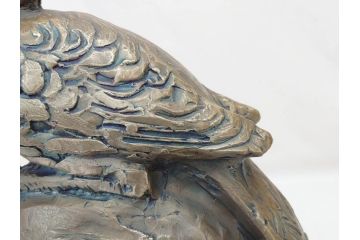 彫刻家　北村西望　1980年　白銅(洋銀)製　鳥寿　凛とした佇まいが美しい彫刻鳳凰(干支置物、酉、オブジェ、台座付き、共箱付き)(R-070765)