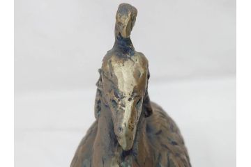 彫刻家　北村西望　1980年　白銅(洋銀)製　鳥寿　凛とした佇まいが美しい彫刻鳳凰(干支置物、酉、オブジェ、台座付き、共箱付き)(R-070765)