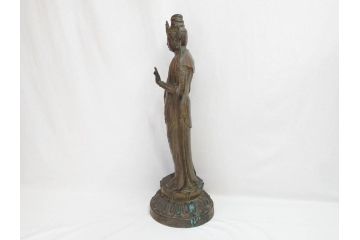 芸術院会員(彫刻家)　晝間弘　謹作　聖観世音菩薩　細部まで丁寧につくり込まれた重厚感のあるブロンズ像(仏像、観音像、置物、オブジェ、共箱付き)(R-070766)