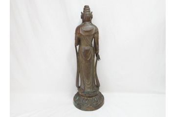 芸術院会員(彫刻家)　晝間弘　謹作　聖観世音菩薩　細部まで丁寧につくり込まれた重厚感のあるブロンズ像(仏像、観音像、置物、オブジェ、共箱付き)(R-070766)