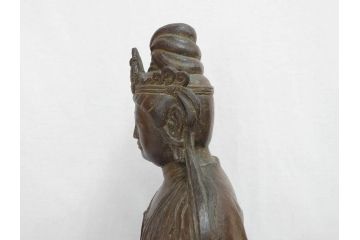 芸術院会員(彫刻家)　晝間弘　謹作　聖観世音菩薩　細部まで丁寧につくり込まれた重厚感のあるブロンズ像(仏像、観音像、置物、オブジェ、共箱付き)(R-070766)