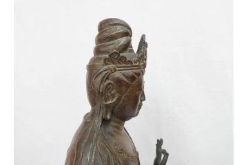 芸術院会員(彫刻家)　晝間弘　謹作　聖観世音菩薩　細部まで丁寧につくり込まれた重厚感のあるブロンズ像(仏像、観音像、置物、オブジェ、共箱付き)(R-070766)