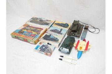 ミニチュア-鉄道シリーズ　C62型テンダ機関車(No.4)　クラウンモデル 蒸気機関車(D51・7100・C51)　ニチモ　ボストン　世界の戦車シリーズ(US ARMY/M109)　ロケットなど　古い乗り物のおもちゃまとめて(童友社、JAPANESE MODERN STEAM LOCOMOTIVE、C-735、MS-58、AX-01、玩具、ブリキ、プラモデル、ソフビ)(R-070769)