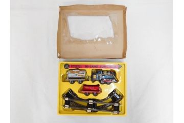 ミニチュア-鉄道シリーズ　C62型テンダ機関車(No.4)　クラウンモデル 蒸気機関車(D51・7100・C51)　ニチモ　ボストン　世界の戦車シリーズ(US ARMY/M109)　ロケットなど　古い乗り物のおもちゃまとめて(童友社、JAPANESE MODERN STEAM LOCOMOTIVE、C-735、MS-58、AX-01、玩具、ブリキ、プラモデル、ソフビ)(R-070769)
