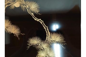 加藤勝次郎　輪島塗　総黒金縁文人松　別製　布着堅地　美しい金蒔絵が上品な雰囲気を感じさせる会席膳10客セット(木製、お膳、漆器、沈金、松葉、松の実、箱付き、袋付き)(R-070771)