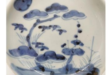 江戸期　古伊万里　染付　約13cm　4.3寸　松の絵が柔らかい雰囲気を醸し出す小皿3枚セット(深皿、和皿、和食器、四寸三分)(R-070775)