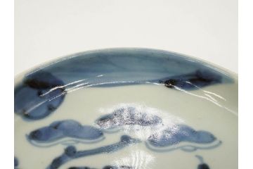 江戸期　古伊万里　染付　約13cm　4.3寸　松の絵が柔らかい雰囲気を醸し出す小皿3枚セット(深皿、和皿、和食器、四寸三分)(R-070775)