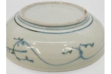 江戸期　古伊万里　染付　約13cm　4.3寸　松の絵が柔らかい雰囲気を醸し出す小皿3枚セット(深皿、和皿、和食器、四寸三分)(R-070775)