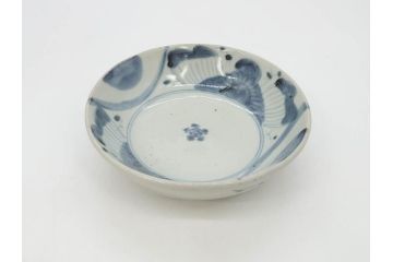 江戸期　古伊万里　染付　草花文　五弁花文　約14cm　4.4寸　落ち着いた色合いが上品な印象を与えるなます皿3枚セット(深皿、和皿、和食器、四寸四分)(R-070776)