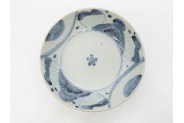 江戸期　古伊万里　染付　草花文　五弁花文　約14cm　4.4寸　落ち着いた色合いが上品な印象を与えるなます皿3枚セット(深皿、和皿、和食器、四寸四分)(R-070776)