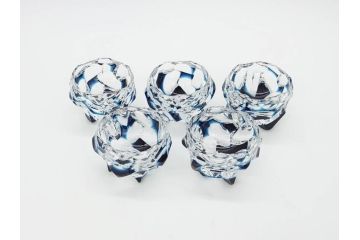 日本工芸会正会員　渡邊明　未使用品　被硝子　繊細なカットが美しく上品な雰囲気の切子器揃5客セット(酒杯、盃、ガラス、ショットグラス、ぐい呑み、共箱付き)(R-070777)