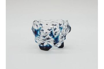 日本工芸会正会員　渡邊明　未使用品　被硝子　繊細なカットが美しく上品な雰囲気の切子器揃5客セット(酒杯、盃、ガラス、ショットグラス、ぐい呑み、共箱付き)(R-070777)