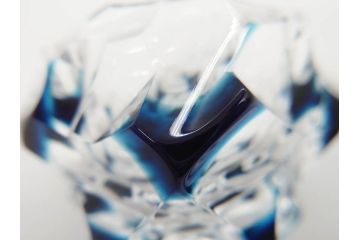 日本工芸会正会員　渡邊明　未使用品　被硝子　繊細なカットが美しく上品な雰囲気の切子器揃5客セット(酒杯、盃、ガラス、ショットグラス、ぐい呑み、共箱付き)(R-070777)