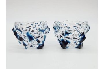 日本工芸会正会員　渡邊明　未使用品　被硝子　繊細なカットが美しく上品な雰囲気の切子器揃5客セット(酒杯、盃、ガラス、ショットグラス、ぐい呑み、共箱付き)(R-070777)