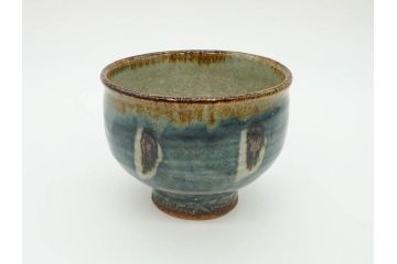 武内晴二郎　約13cm　4.1寸　上品な和の雰囲気溢れる抜絵呉須茶碗(抹茶碗、茶道具、茶器、和食器、四寸一分、共箱付き)(R-070781)