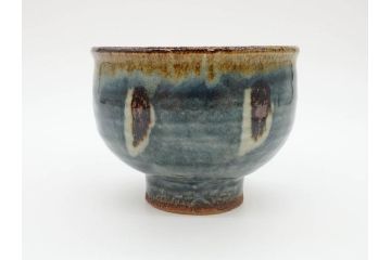 武内晴二郎　約13cm　4.1寸　上品な和の雰囲気溢れる抜絵呉須茶碗(抹茶碗、茶道具、茶器、和食器、四寸一分、共箱付き)(R-070781)