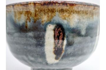 武内晴二郎　約13cm　4.1寸　上品な和の雰囲気溢れる抜絵呉須茶碗(抹茶碗、茶道具、茶器、和食器、四寸一分、共箱付き)(R-070781)