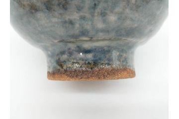 武内晴二郎　約13cm　4.1寸　上品な和の雰囲気溢れる抜絵呉須茶碗(抹茶碗、茶道具、茶器、和食器、四寸一分、共箱付き)(R-070781)