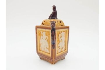 九谷焼　徳田八十吉　瑞稲釉(瑞穂?)　菱形　四天王図　龍双耳　観音摘　意匠を凝らしたつくりが見事な香炉(共箱付き)(R-070782)