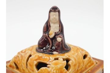 九谷焼　徳田八十吉　瑞稲釉(瑞穂?)　菱形　四天王図　龍双耳　観音摘　意匠を凝らしたつくりが見事な香炉(共箱付き)(R-070782)