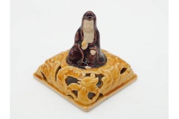 九谷焼　徳田八十吉　瑞稲釉(瑞穂?)　菱形　四天王図　龍双耳　観音摘　意匠を凝らしたつくりが見事な香炉(共箱付き)(R-070782)