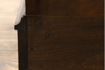 中古　美品　松本民芸家具　シックなデザインが魅力のカップボード(食器棚、キャビネット、収納棚、戸棚、飾り棚)(R-070801)