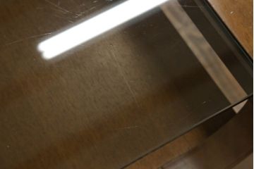 和製ビンテージ　maruni(マルニ木工)　ガラストップがお洒落なセンターテーブル(ローテーブル、リビングテーブル、カフェテーブル、座卓、ヴィンテージ)(R-070805)