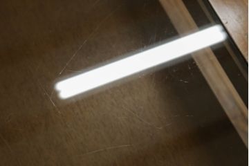 和製ビンテージ　maruni(マルニ木工)　ガラストップがお洒落なセンターテーブル(ローテーブル、リビングテーブル、カフェテーブル、座卓、ヴィンテージ)(R-070805)