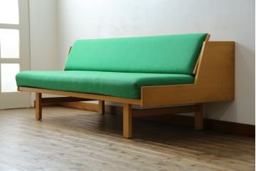 北欧ビンテージ　デンマーク製　ハンス・J・ウェグナー　GE258　グリーンカラーが空間のアクセントになる機能性抜群のデイベッド(ソファベッド、3人掛けソファ、ヴィンテージ、北欧)(R-070806)