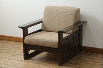 中古　北海道民芸家具　HM220　落ち着いた色合いと重厚な佇まいが魅力的なアームチェア(1人掛けソファ、アームソファ、椅子、イス)(R-070807)