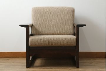 中古　北海道民芸家具　HM220　落ち着いた色合いと重厚な佇まいが魅力的なアームチェア(1人掛けソファ、アームソファ、椅子、イス)(R-070807)