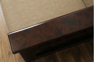 中古　北海道民芸家具　HM220　落ち着いた色合いと重厚な佇まいが魅力的なアームチェア(1人掛けソファ、アームソファ、椅子、イス)(R-070807)