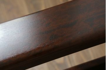 中古　北海道民芸家具　HM220　落ち着いた色合いと重厚な佇まいが魅力的なアームチェア(1人掛けソファ、アームソファ、椅子、イス)(R-070807)