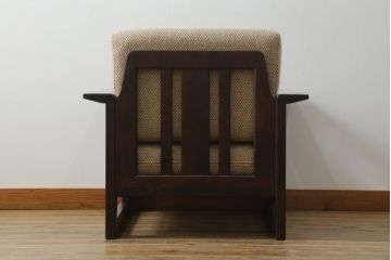 中古　北海道民芸家具　HM220　落ち着いた色合いと重厚な佇まいが魅力的なアームチェア(1人掛けソファ、アームソファ、椅子、イス)(R-070807)