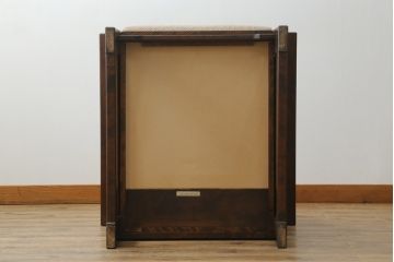 中古　北海道民芸家具　HM220　落ち着いた色合いと重厚な佇まいが魅力的なアームチェア(1人掛けソファ、アームソファ、椅子、イス)(R-070807)