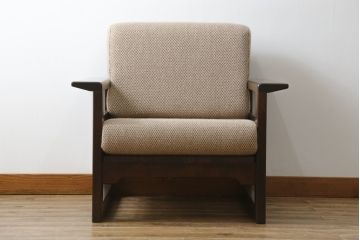 中古　北海道民芸家具　HM220　落ち着いた色合いと重厚な佇まいが魅力的なアームチェア(1人掛けソファ、アームソファ、椅子、イス)(R-070808)