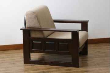 中古　北海道民芸家具　HM220　落ち着いた色合いと重厚な佇まいが魅力的なアームチェア(1人掛けソファ、アームソファ、椅子、イス)(R-070808)