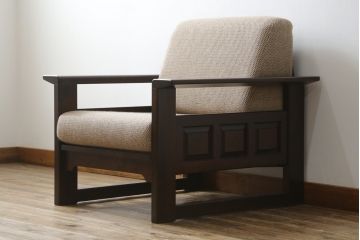 中古　北海道民芸家具　HM220　落ち着いた色合いと重厚な佇まいが魅力的なアームチェア(1人掛けソファ、アームソファ、椅子、イス)(R-070808)