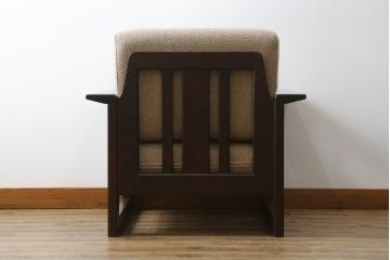 中古　北海道民芸家具　HM220　落ち着いた色合いと重厚な佇まいが魅力的なアームチェア(1人掛けソファ、アームソファ、椅子、イス)(R-070808)