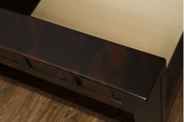 中古　北海道民芸家具　HM220　落ち着いた色合いと重厚な佇まいが魅力的なアームチェア(1人掛けソファ、アームソファ、椅子、イス)(R-070808)