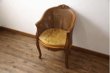 フランスアンティーク　高級品!!　ビーチ材　手の込んだ造りが魅力のラタンアームチェア(イージーチェア、ラウンジチェア、1人掛けソファ、椅子、イス)(R-070810)