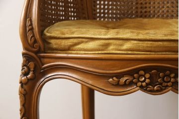 フランスアンティーク　高級品!!　ビーチ材　手の込んだ造りが魅力のラタンアームチェア(イージーチェア、ラウンジチェア、1人掛けソファ、椅子、イス)(R-070810)