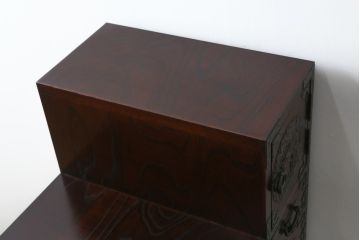 中古　岩谷堂箪笥　欅(ケヤキ)材　前面玉杢仕様　伝統工芸士「菊広」作　雲龍紋の手打ち金具が目を惹く階段箪笥(和箪笥、収納箪笥、引き出し)(定価約140万円)(R-070836)