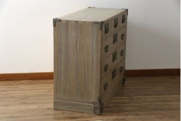 中古　美品　国産　伝統工芸　桐屋田中製　優美な牡丹金具が品の良さを高める総桐材製の衣装箪笥(桐箪笥、整理箪笥、チェスト、引き出し、桐たんす)(定価約60万円)(R-070838)