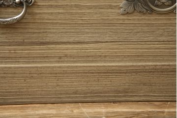 中古　美品　国産　伝統工芸　桐屋田中製　優美な牡丹金具が品の良さを高める総桐材製の衣装箪笥(桐箪笥、整理箪笥、チェスト、引き出し、桐たんす)(定価約60万円)(R-070838)